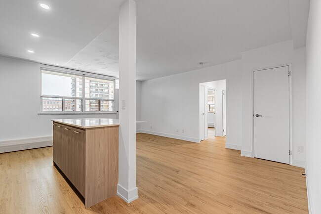 Building Photo - 135 Tyndall Ave