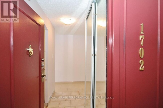 Photo du bâtiment - 1025 Richmond Rd