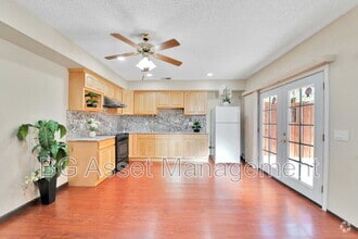 Building Photo - 828 Tradewind Ln