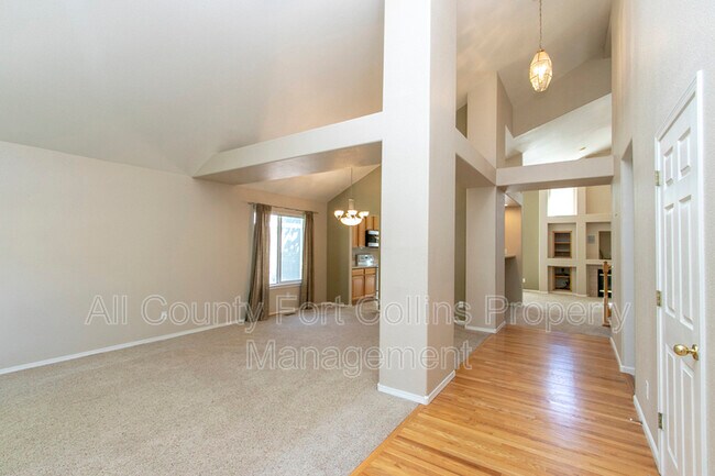 Building Photo - 731 Stoddard Dr