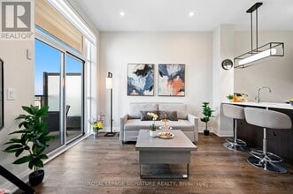 Building Photo - 16 Concord Pl