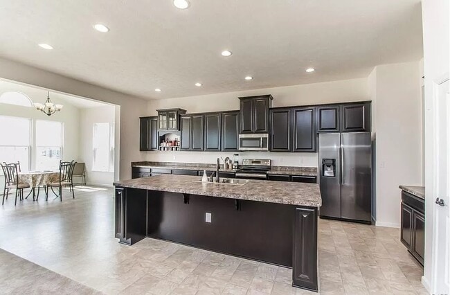 Building Photo - 10279 Benjamin Way