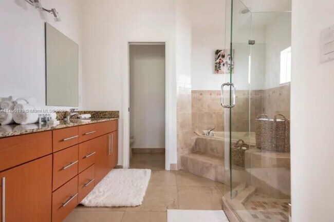 Foto del edificio - 15566 SW 13TH Ter