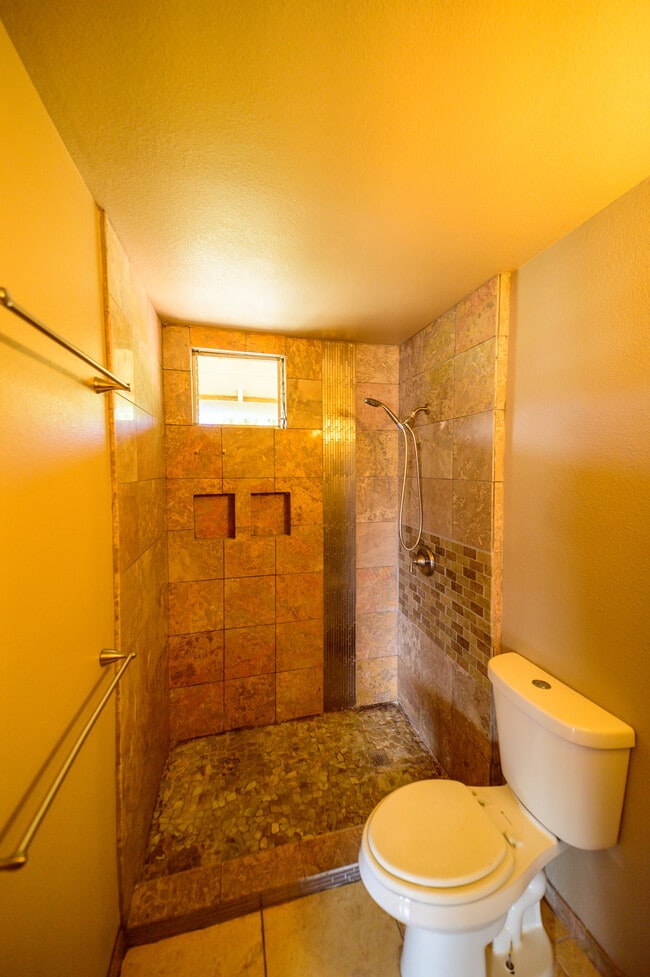 Building Photo - 148 Hoomoku Street