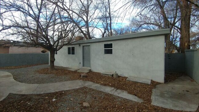 Building Photo - 4723 Glendale Rd NW