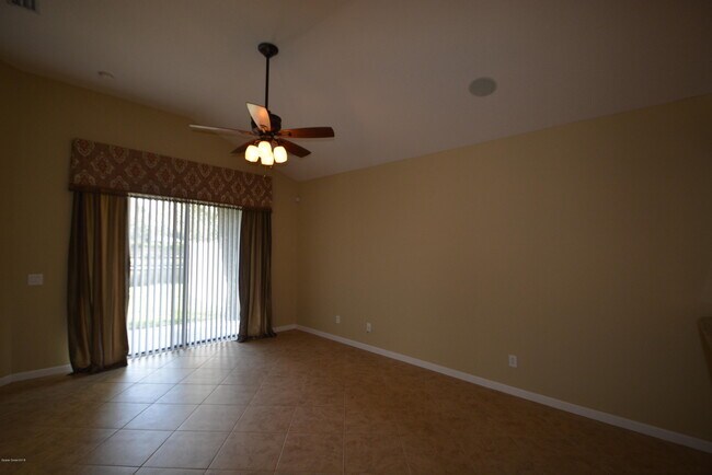 Building Photo - 173 Murano Dr