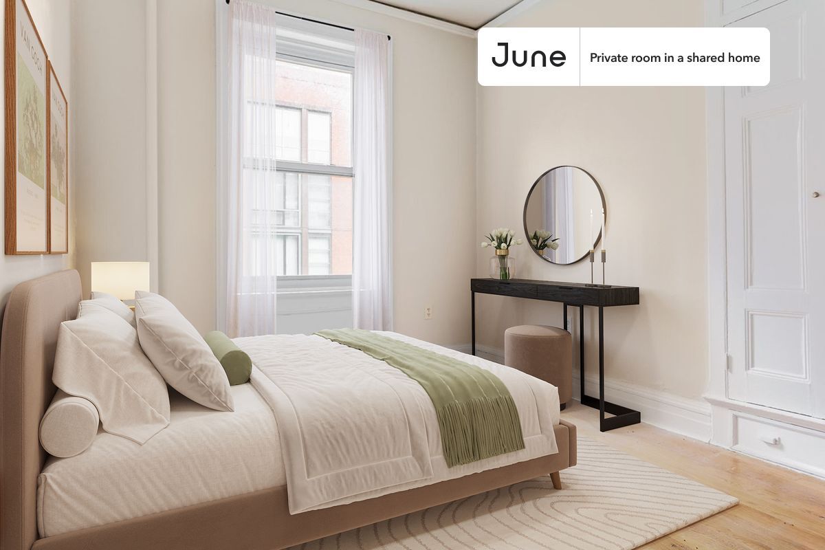 Foto principal - Private bedroom in 4 bed/1 bath Home