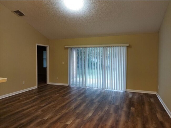 Building Photo - Ready for Move In