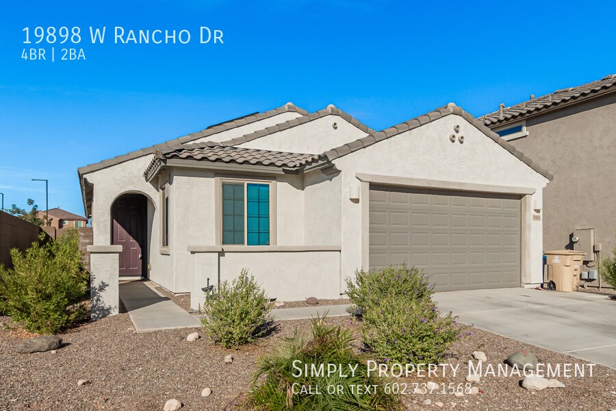 Foto principal - REDUCED! Beautiful single story corner lot...