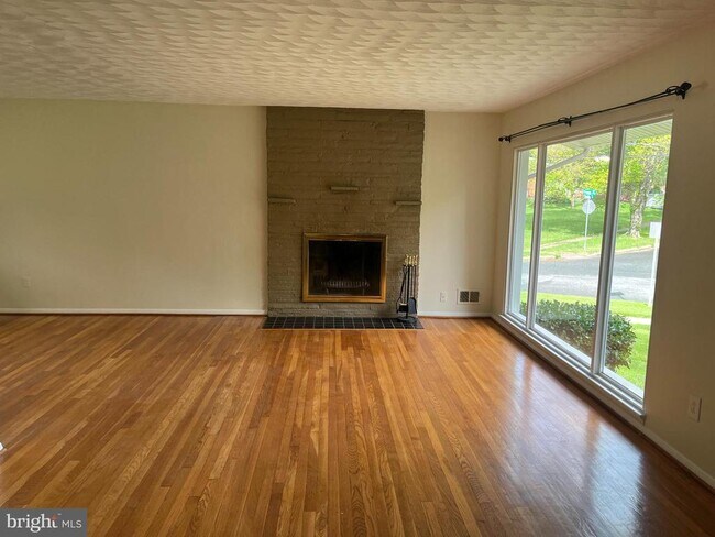Foto del edificio - 5101 Danbury Rd
