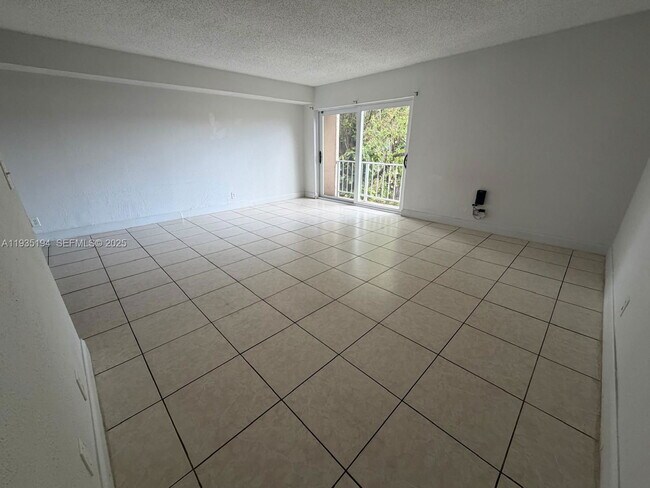 Foto del edificio - 3751 NW 115th Way