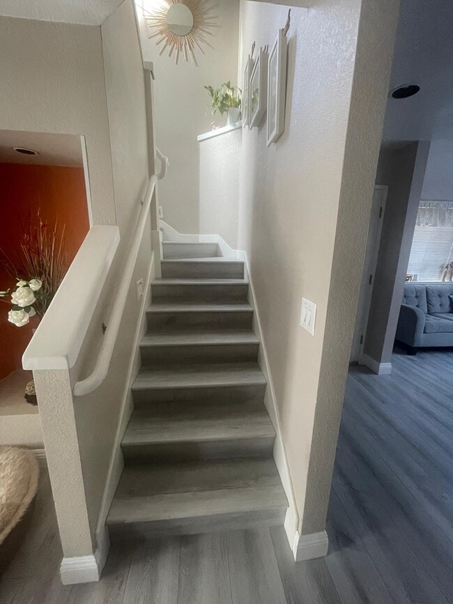 Foto del edificio - 7734 Creekside Dr