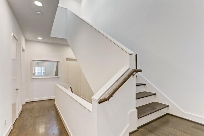 Foto del edificio - 5905 E Post Oak Ln