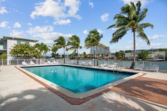 Foto del edificio - 7207 Bay Dr