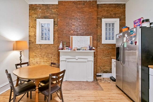 Foto del edificio - 2120 E Carson St