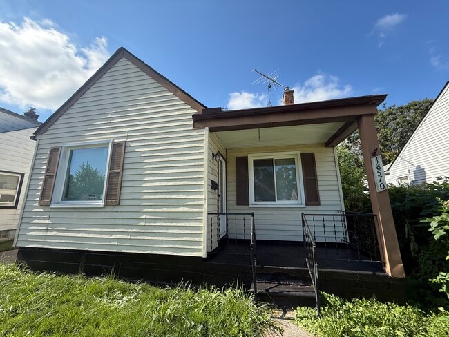 Building Photo - 18570 McCormick St