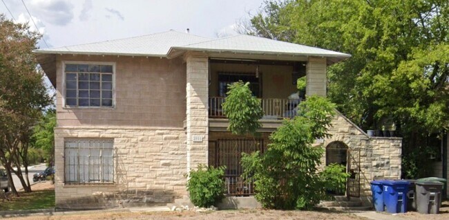 Unidades A y B - 2055 W Summit Ave
