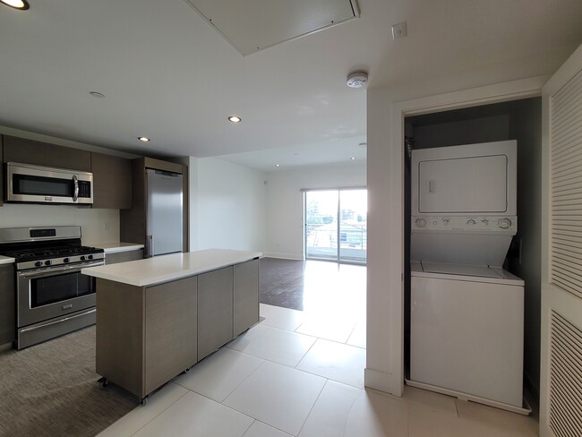 Kitchen and Living Area - 1730 Sawtelle Blvd