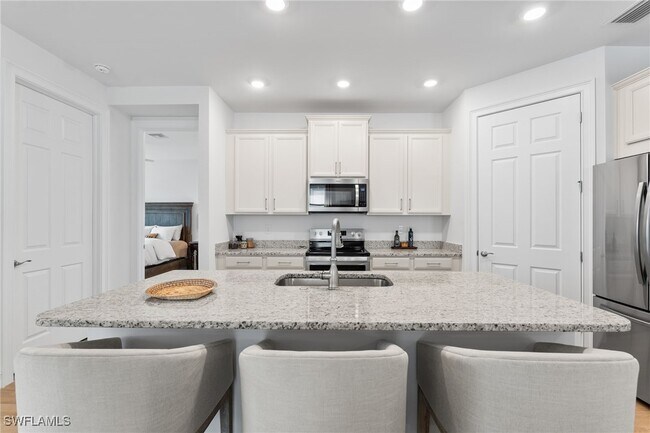 Foto del edificio - 16523 Crescent Beach Way