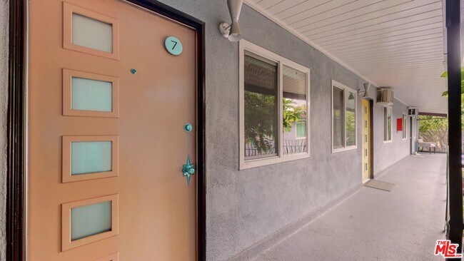 Foto del edificio - 10333 Santa Monica Blvd