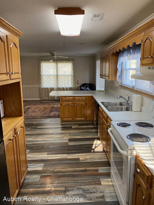 Building Photo - 2 br, 1 bath House - 5322 Connell Street