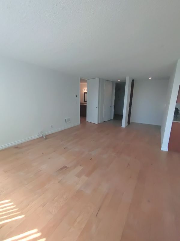Foto del edificio - 5950 Canterbury Dr