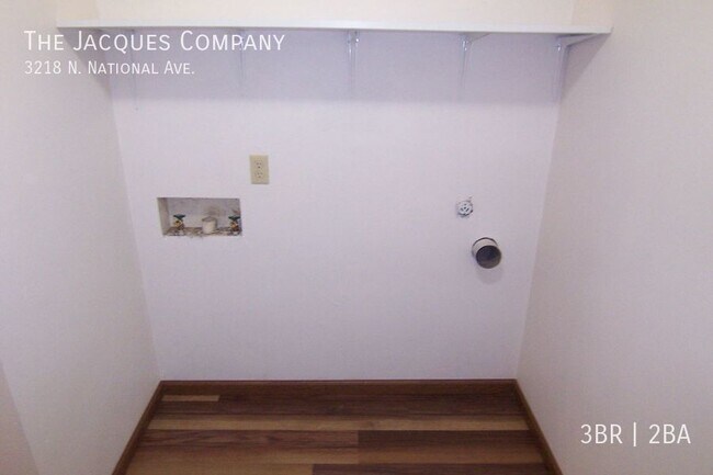 Foto del edificio - 3218 N National Ave