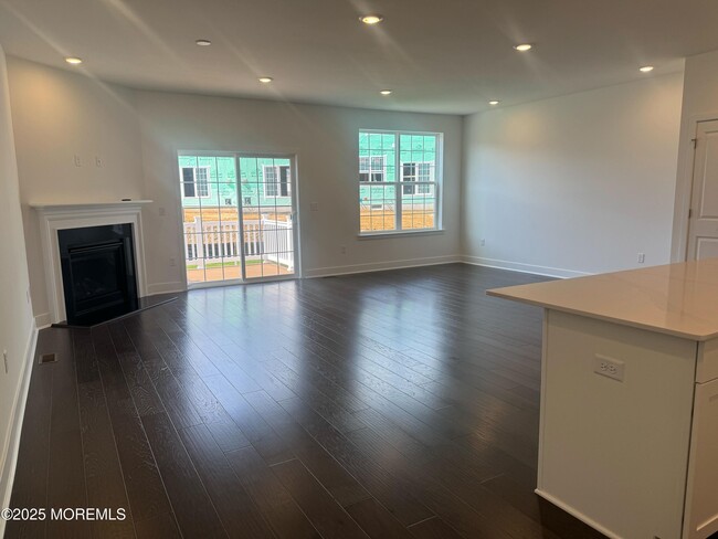 Foto del edificio - 2105 Explorer Ln