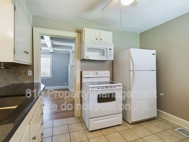 Building Photo - 2729 Calumet St