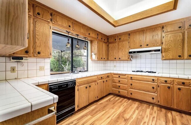 Building Photo - 2880 Spalding Dr
