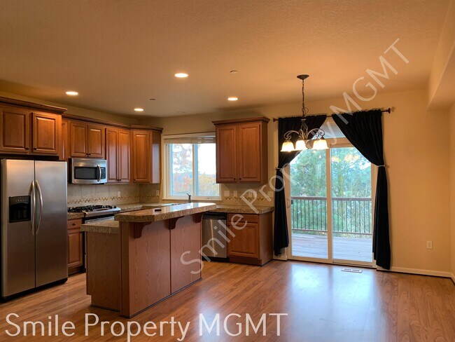 Building Photo - 9987 SE Old Town Ct