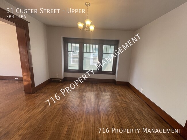 Building Photo - Spacious 3BR Apartment near UB South