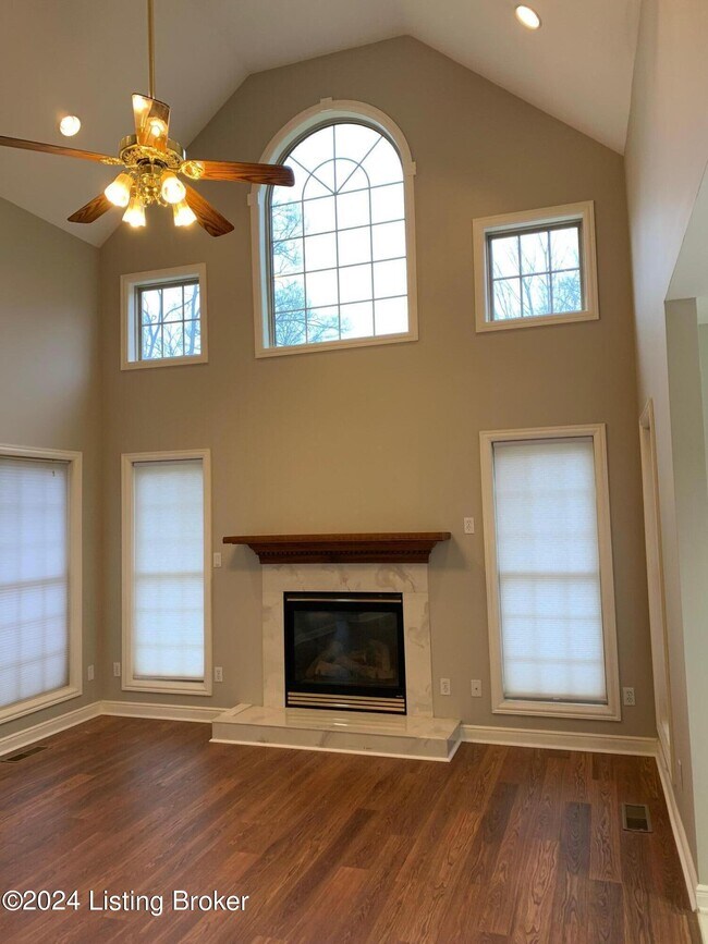 Building Photo - 13307 Oak Forest Ct