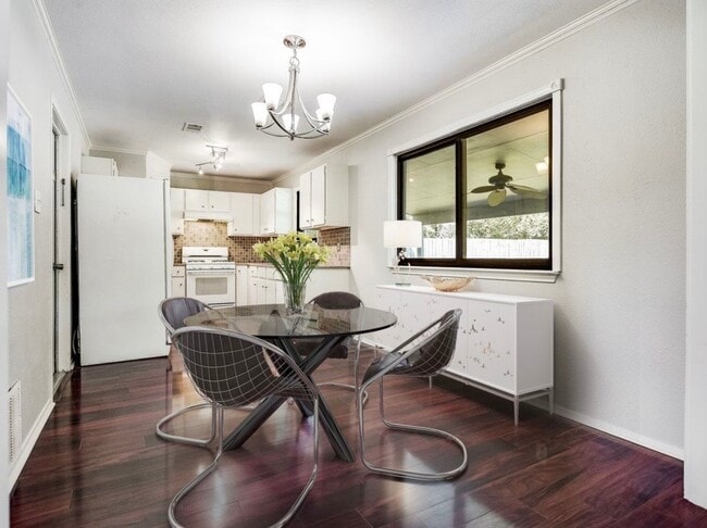 Foto del edificio - 7700 Wakefield Dr
