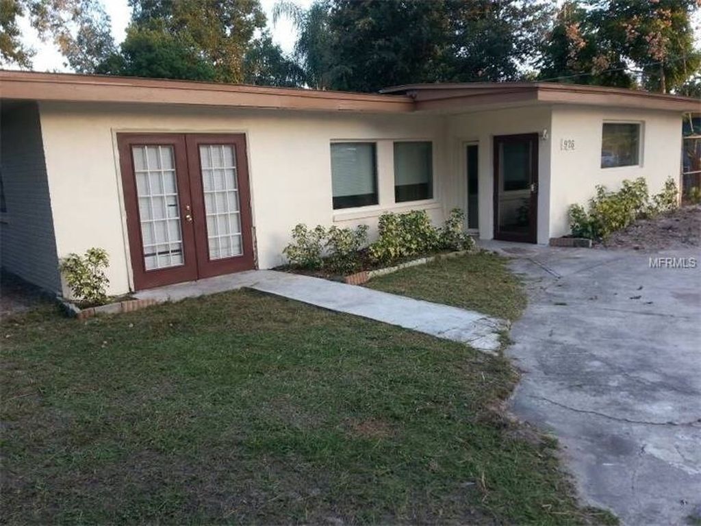 Large 3/2 house with huge fenced in lot - 926 30th St NW