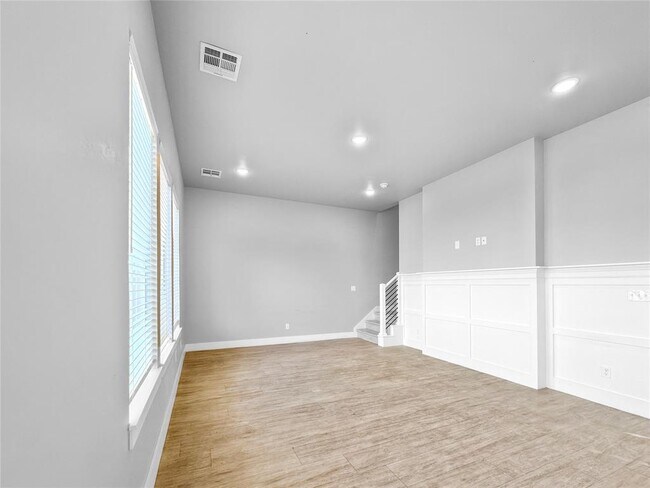 Foto del edificio - 2608 Crescent Ave