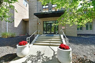 Building Photo - 8555 One W Dr