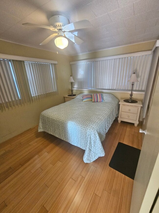 Building Photo - Beautiful 1 bedroom 1 bath furnished Manuf...