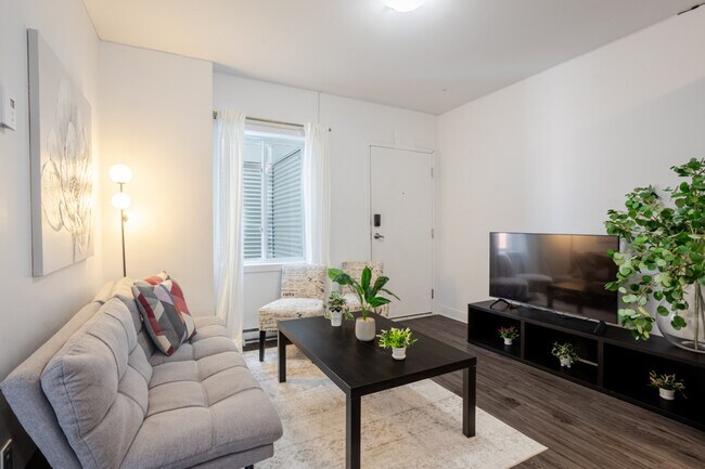 Photo du bâtiment - 1319 Rue Barré