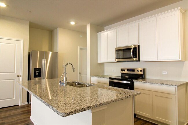 Building Photo - 12810 Siena Vlg Ln