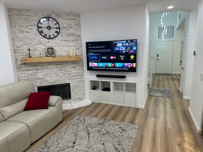 Foto del edificio - 868 Montague Dr