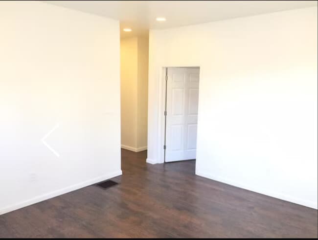 Building Photo - 102 N Gilfillan St
