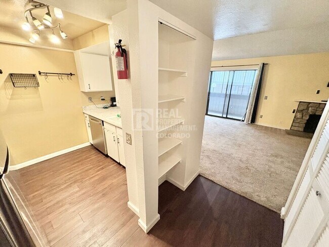 Foto del edificio - 14076 E Stanford Cir