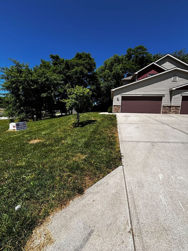 Primary Photo - 3-Bedroom, 2.5-Bathroom in Platte City