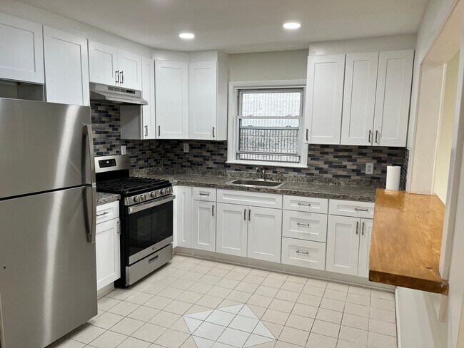 Building Photo - 263 Palisade Ave