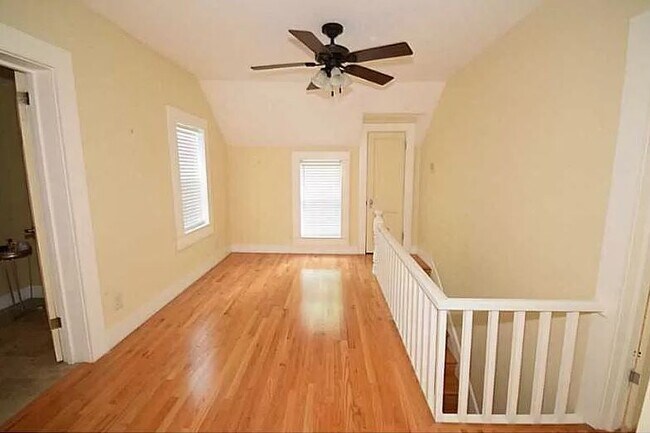 Tu sala de estar - 1302 Common St