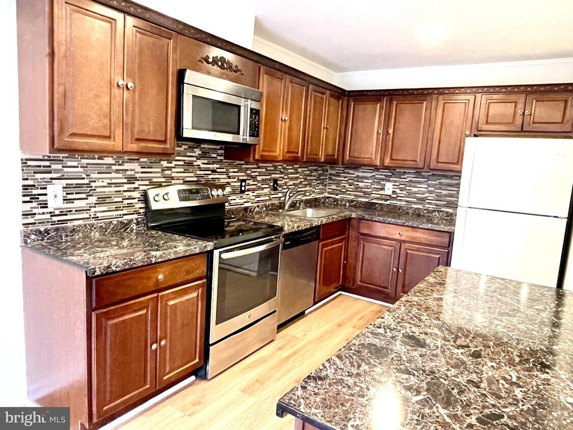 10662 Spring Oak Ct, Burke, VA 22015 Townhouse for Rent in Burke, VA