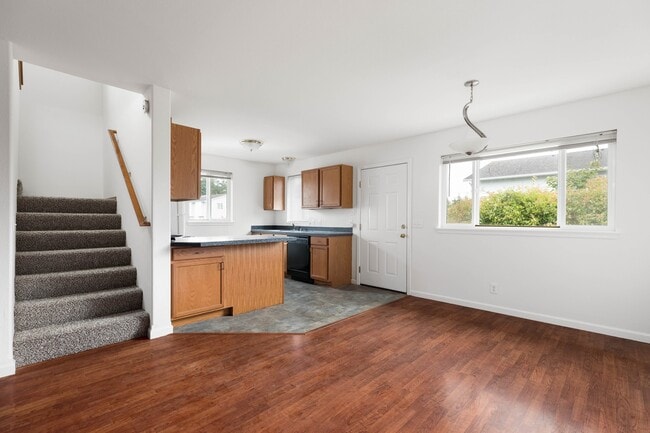 Building Photo - 1414 NW Elwha St