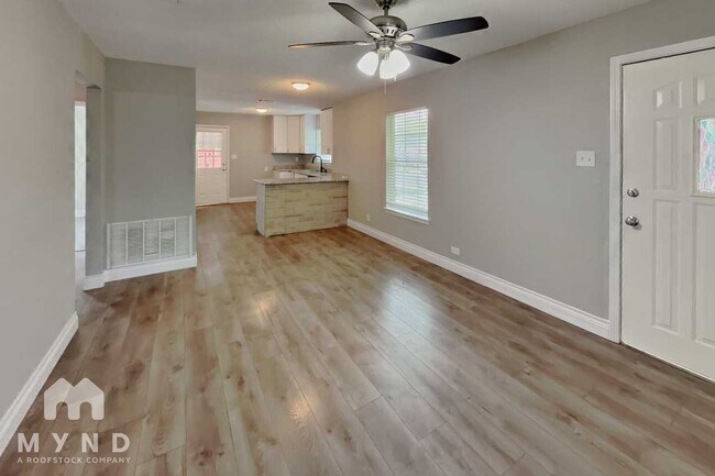 Foto del edificio - 150 Venice St