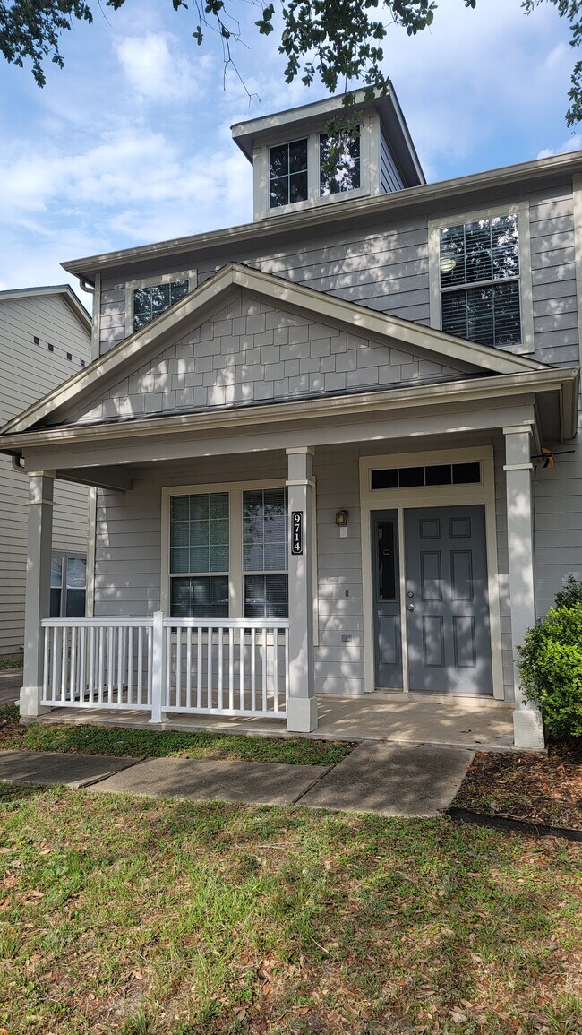 Foto del edificio - 9714 Coyote Creek Dr